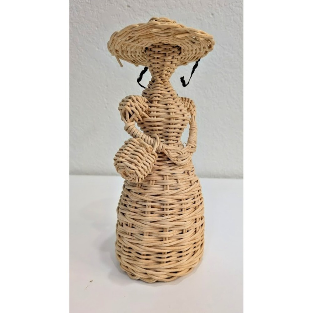 Woven Wicker Lady With Her Basket And Straw Hat Vintage Natural Wicker Unique - Picture 5 of 7